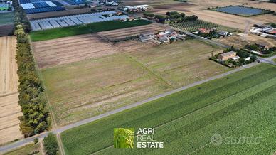 Bgo Faiti (LT) - Terreno con magazzini 200mq TR435