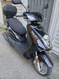 Scooter daelim delfino 125cc km 285