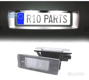 LUCI TARGA A LED PER CITROEN SAXO 99-02 TIPO 2