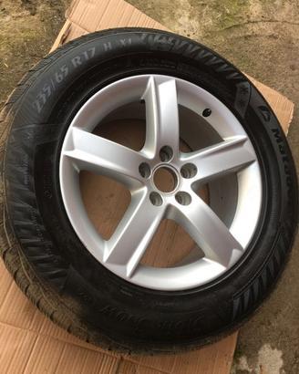 Cerchio in lega e Gomma 235 / 65 R 17 Audi Q5