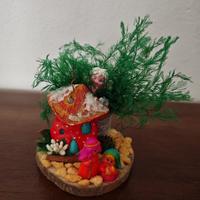 PRESEPE SU DISCO IN LEGNO CON ALBERO E CASETTA