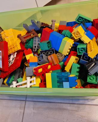 LEGO DUPLO diversi formati con trenino e altro
