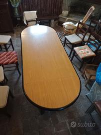 Tavolo da soggiorno o per sala riunioni 