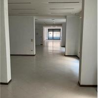 Locale commerciale nel cuore di Piombino