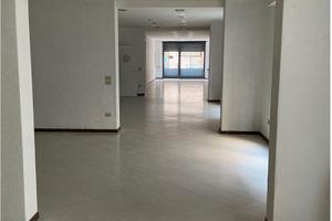 Locale commerciale nel cuore di Piombino