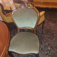 TAVOLO DI LEGNO MASSICCIO CON COMPLETI.