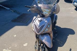 Scooter suzuki 150
