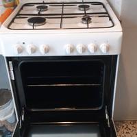 INDESIT cucina a gas con forno elettrico