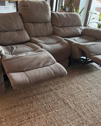 Divano 3 posti con due recliner elettrici