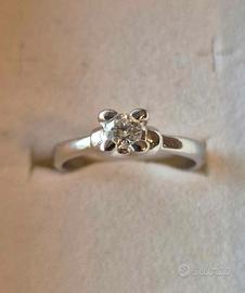 Anello solitario