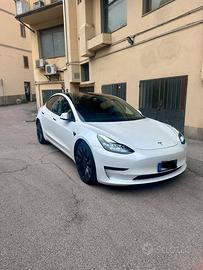 Splendida Tesla Model 3 Performance