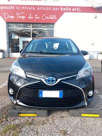 Toyota yaris hybrid 2017