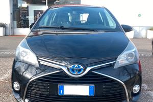 Toyota yaris hybrid 2017