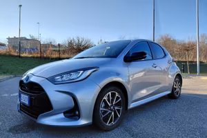 Toyota Yaris 1.5 Hybrid 5 porte Lounge