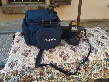 Macchina fotografica reflex, yashica 230 AF obbiet