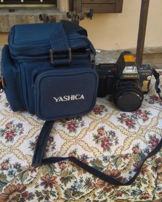 Macchina fotografica reflex, yashica 230 AF obbiet