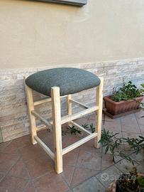 Sgabello legno restaurato