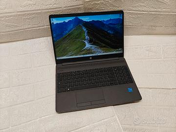 HP 250 15.6" G9 Notebook i5 12th Gen