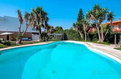 Villa Indipendente con Grande Giardino