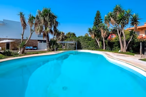 Villa Indipendente con Grande Giardino