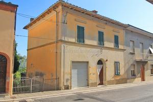 Valiano di Montepulciano (SI), abitazione indipend