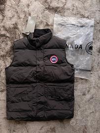 Smanicato Canada Goose nero taglia L NUOVO
