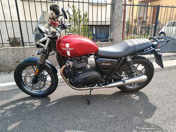 Triumph Street Twin 900