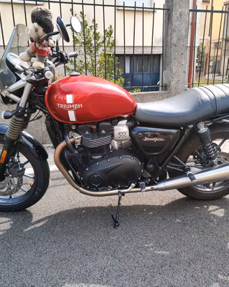 Triumph Street Twin 900