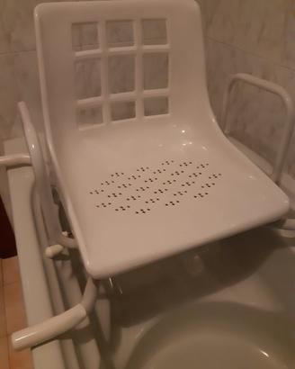 seggiolino x lavaggio adulti nella vasca bagno 