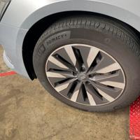 Cerchi 18 originali audi completi di gomne 