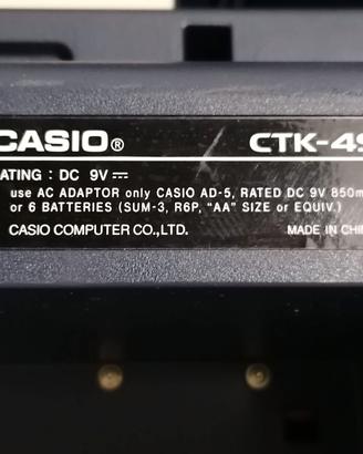 Pianola Casio con supporto