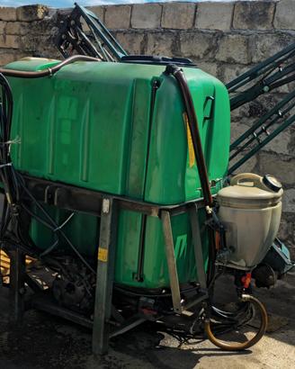 Trattore Botte Unigreen idraulica 1000LT anno 2010