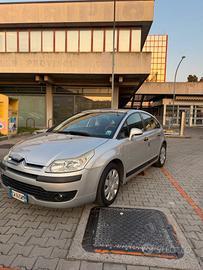 la macchina perfettamente funziona nessuno lavoro 