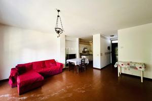 QUADRILOCALE DA RISTRUTTURARE con BOX