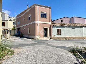 CASA SEMINDIPENDENTE A CAPOTERRA