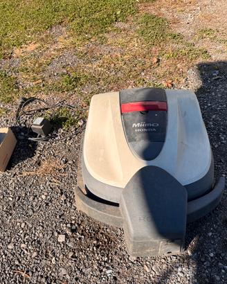 Robot tagliaerba
