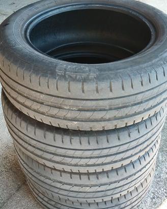 Set di 4 Pneumatici Estivi Goodyear 195/60 R16!