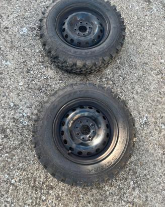 Gomme tacchettate con cerchio per fiat panda 169