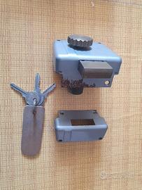 Serratura funzionante x portoncino in legno 