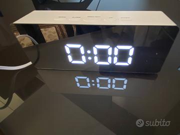 Sveglia con superficie a specchio