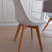 Sedie con struttura in legno
