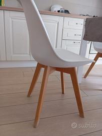 Sedie con struttura in legno