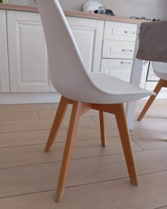 Sedie con struttura in legno