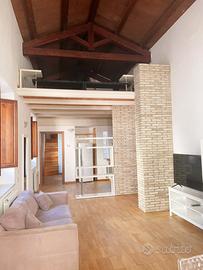 Cagliari, via Porcile, appartamento arredato