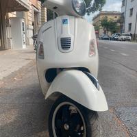 Vespa 300 gts