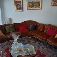 divano completo di poltrone e tavolino 