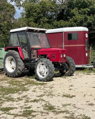 Trattore zetor 74 anno 84 con accessori