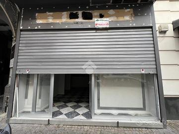 NEGOZIO A FRATTAMAGGIORE