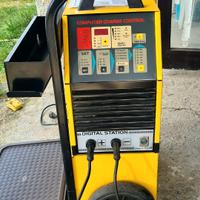 carica batterie professionale compiuterizzato nuov