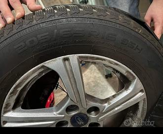 4 ruote invernali Nokian 205/65 R16